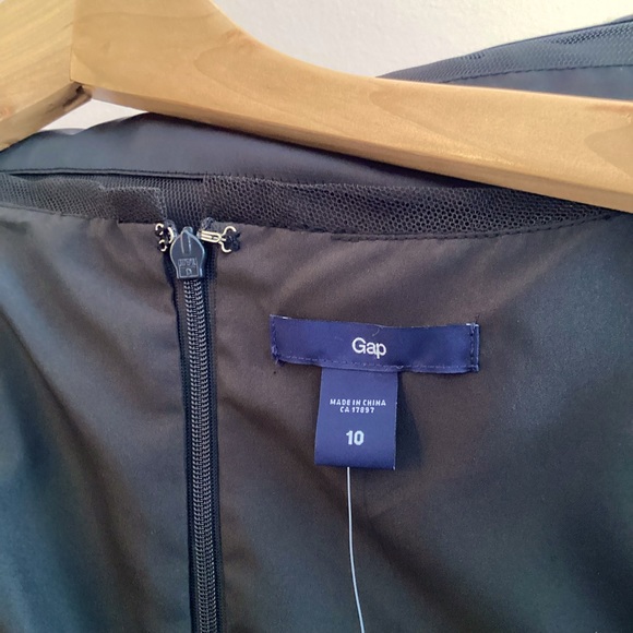 New Gap Little Black Satin Sleeveless Sheath Lace Trim Dress Size 10 - Picture 8 of 11